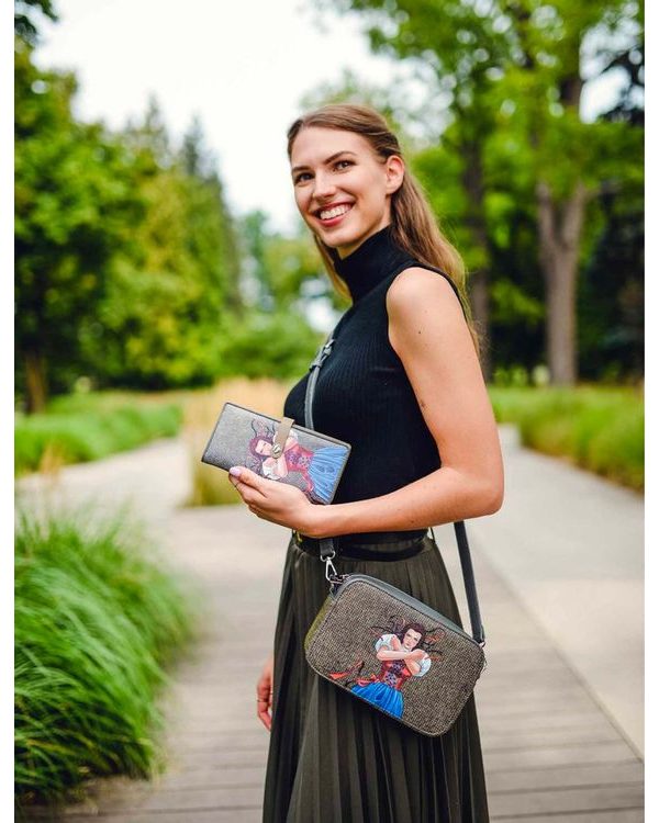 Intrepid handbag