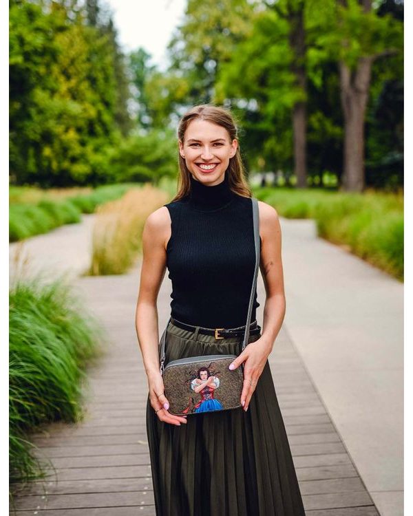 Intrepid handbag